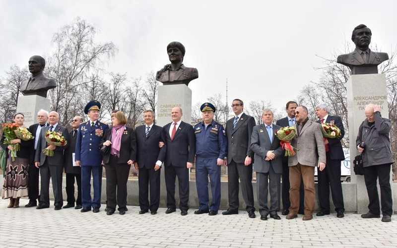 Торжественное открытие бюстов четырем советским космонавтом